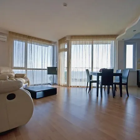 Hotel Nushev